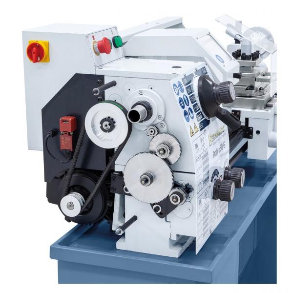 Equipped with change wheels for thread cutting as standard.